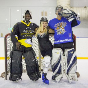 Play Ice hockey